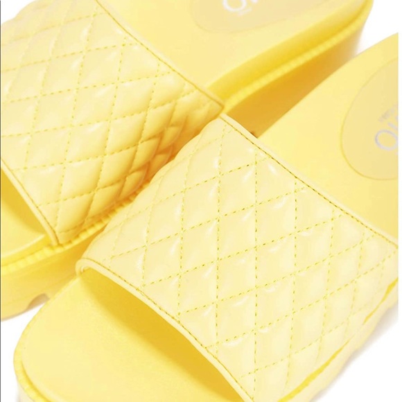 Cape Robbin Presents JOMO Zelle Sandals Slides Slippers, Womens Mules - Picture 3 of 3